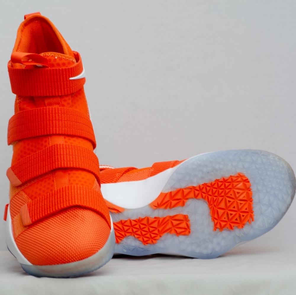 Nike Lebron Soldiers